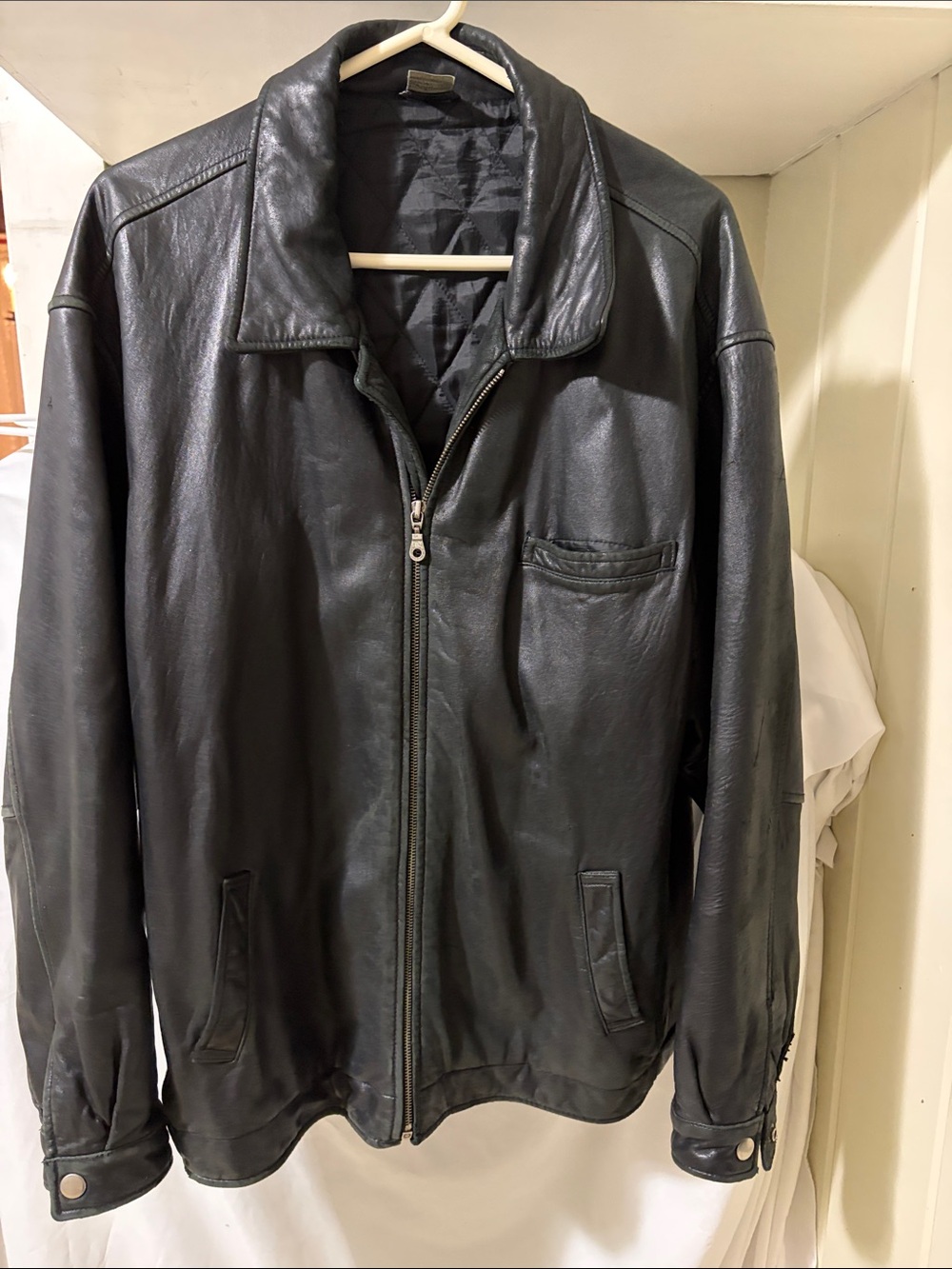 Men's Black Leather Bomber Jacket - Classic Zip Front